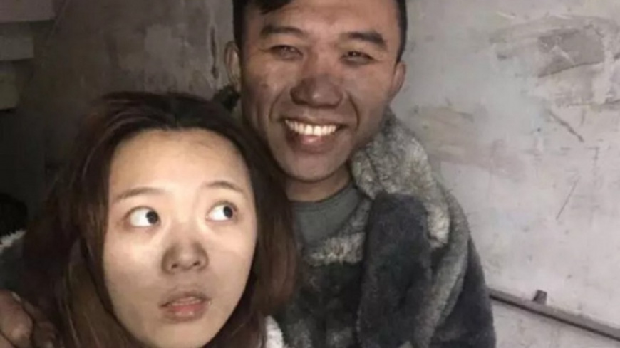 家裡真的失火啦!夫妻搞笑自拍「祝大家紅紅火火」