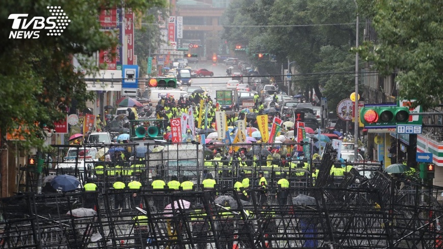 北市警局:勞團集遊脫序 依法嚴辦