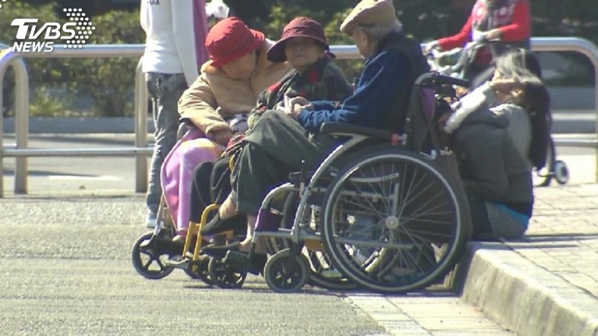 小額終老保險熱銷　55歲以上保戶占4成