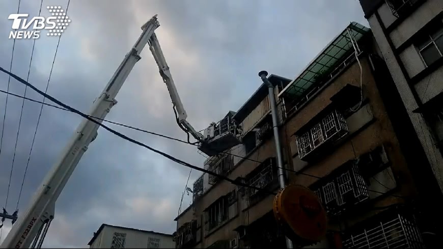 藝人康龍住家火警 命危妻急送醫救回