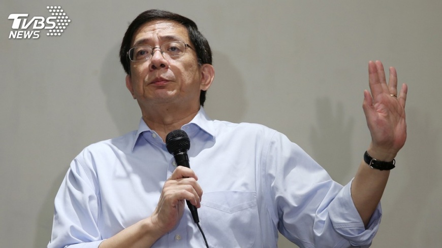 當選台大校長 管中閔辭台灣大哥大獨董