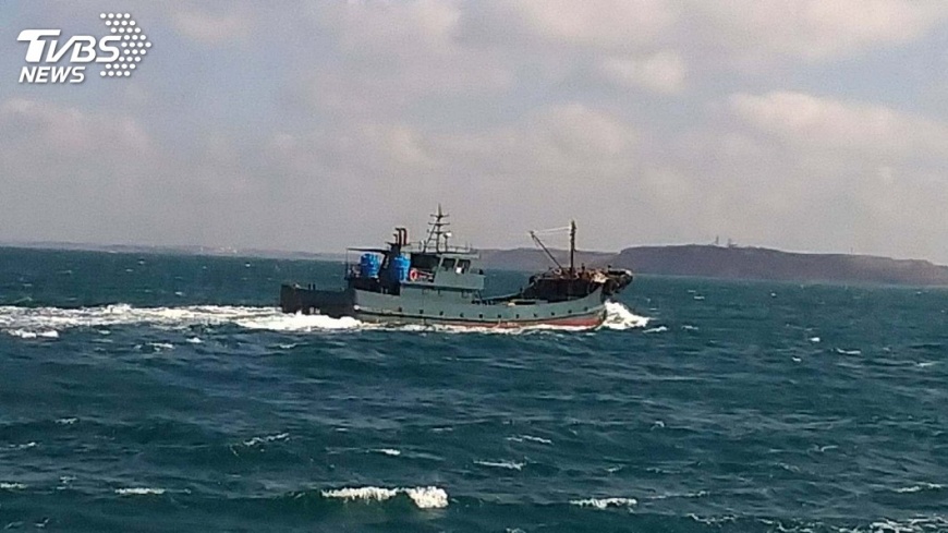 澎海巡威力掃蕩 查扣陸駁油船