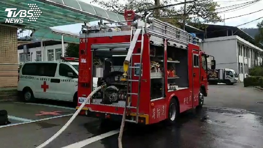 快訊/三總北投分院急診竄濃煙 警消搶救、疏散民眾
