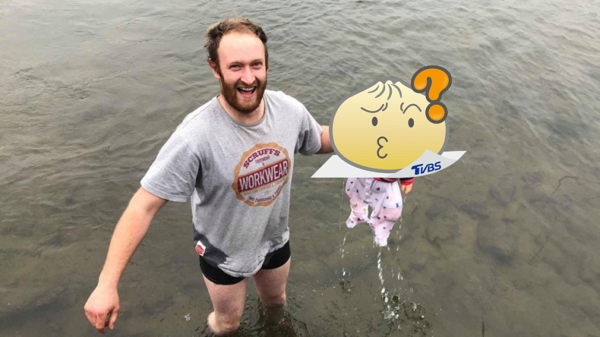 女嬰落水載浮載沉? 駕駛停車「即刻救援」
