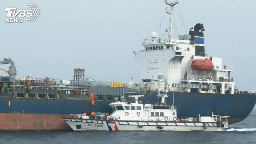 涉駁油北韓2油輪 海巡署登檢後驅離