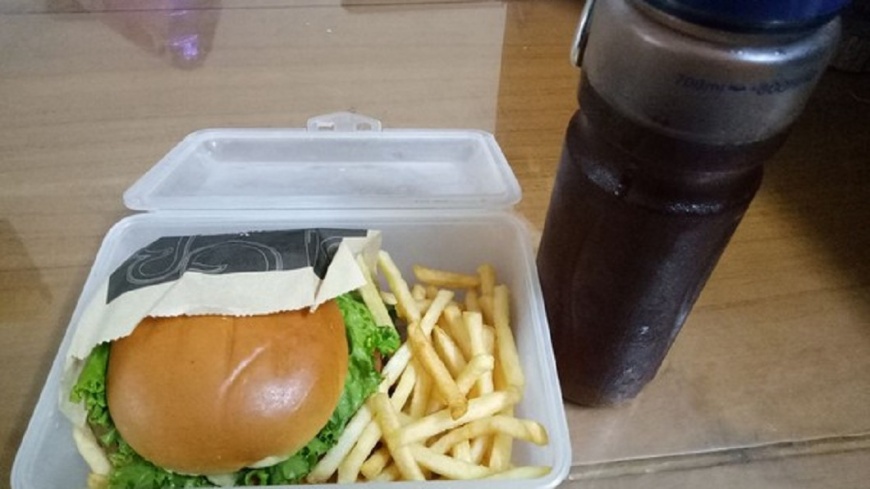 自備餐具吃麥當勞被狂盯 她嘆:很不舒服