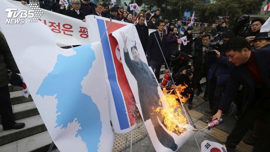 玄松月抵首爾 南韓示威者焚金正恩肖像