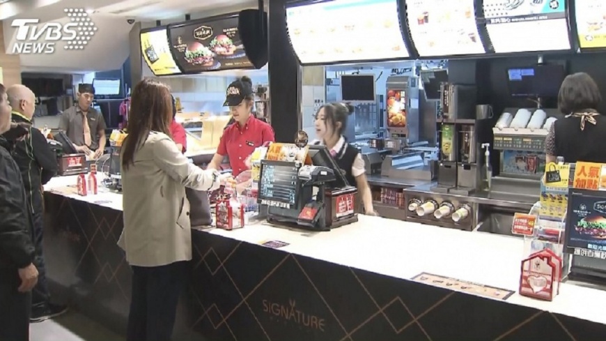 籲企業加薪 總統:這是疼惜年輕人的心情