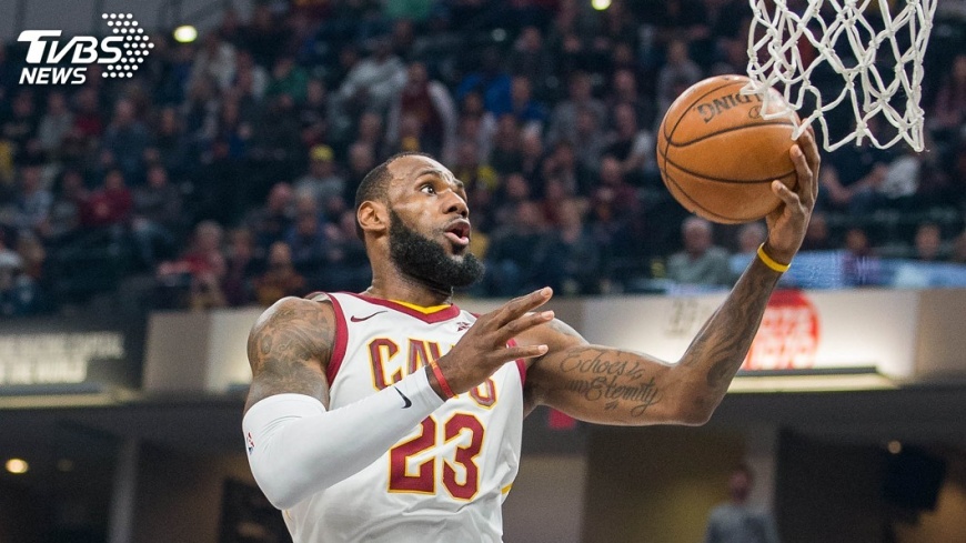 詹姆斯叩關成功 NBA最年輕3萬分得主