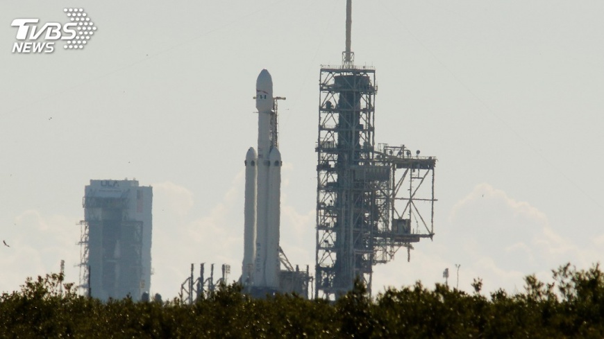 世界最強力火箭將升空 SpaceX試燃引擎