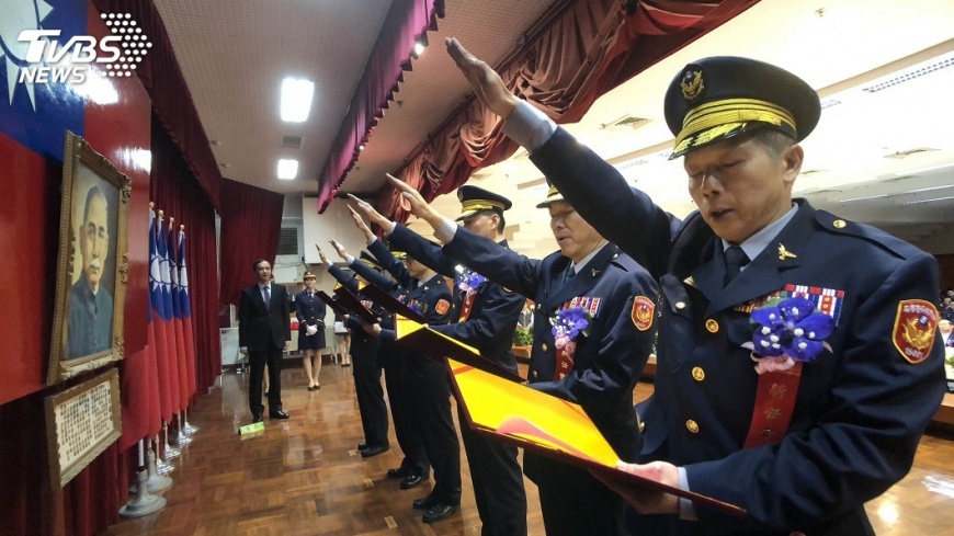 新北高階警官交接 朱立倫盼以民為本