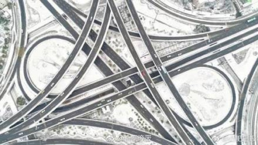 陸暴雪「冰封」機場！　多省市陸空交通受阻