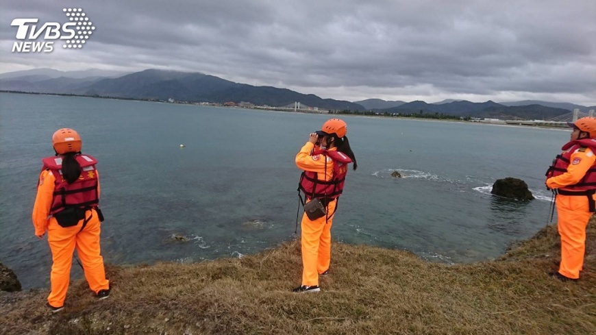 屏東海口船長失聯 陸海空持續搜救