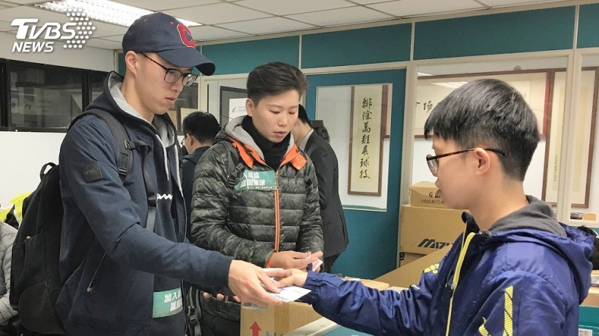 光頭神舉登記選理事 前國手黃培閎加入排協
