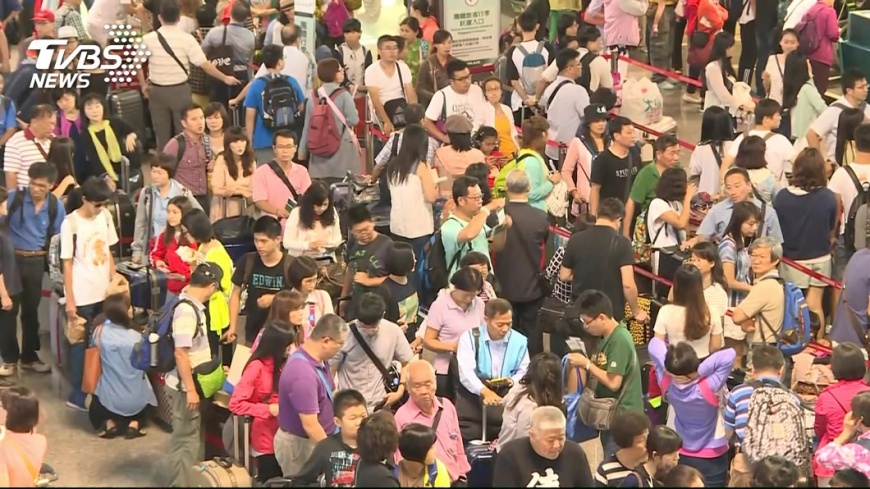 M503爭議 近千名台生買不到返台過年機票