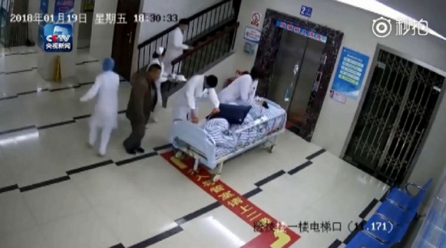 病患心跳停止 女醫師「5分鐘500下CPR」救回一命