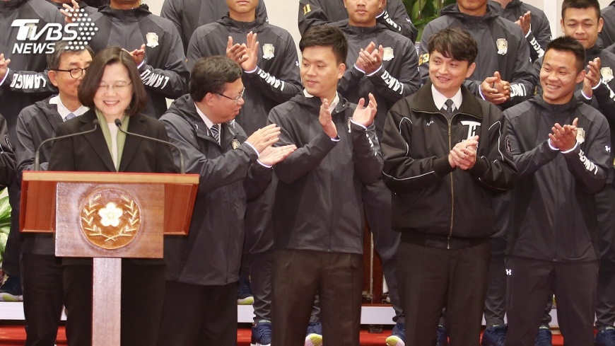 首接見王柏融 蔡總統:沒見過這麼害羞大王
