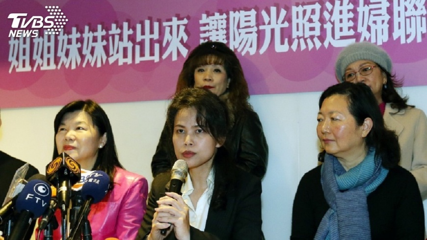 辜嚴倬雲書面聲明表態 拒簽行政契約