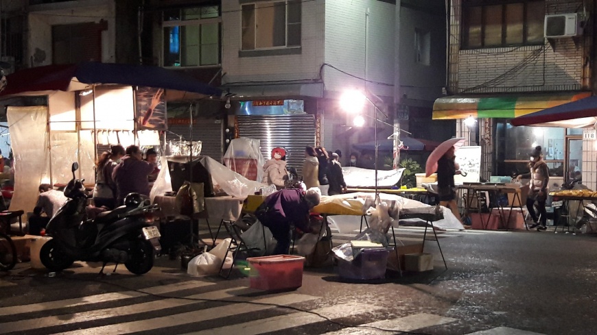 擺攤很好賺？　老闆娘含淚告白「夜市人生」