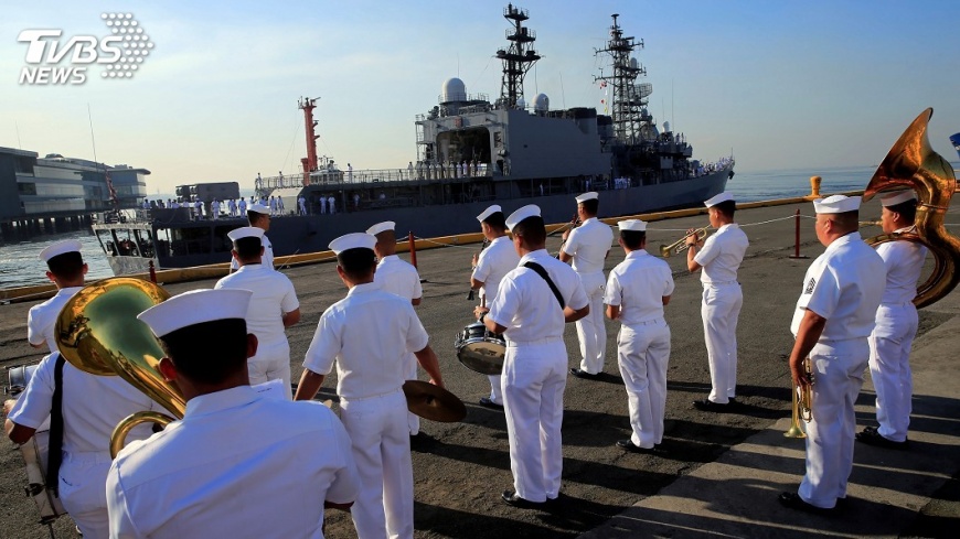 日本驅逐艦天霧號訪菲 促海事合作