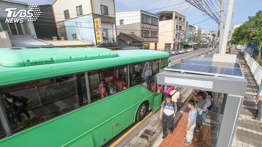 中市推太陽能候車亭 落實綠能環保