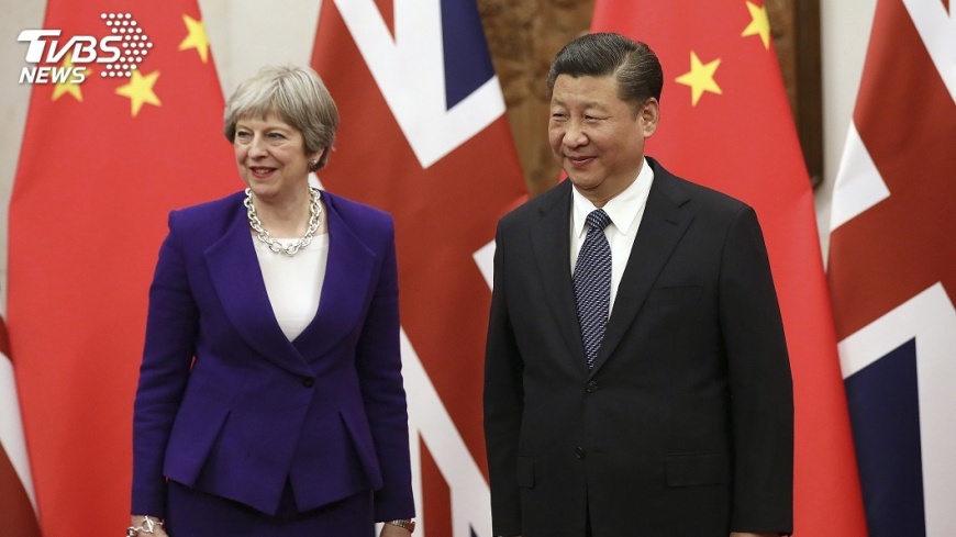 英相任內首訪中國 武漢大學送大禮