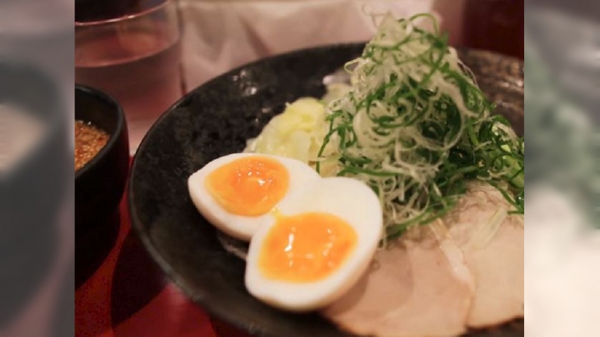 辣醬、辣油加到滿 廣島新名產:辣沾麵