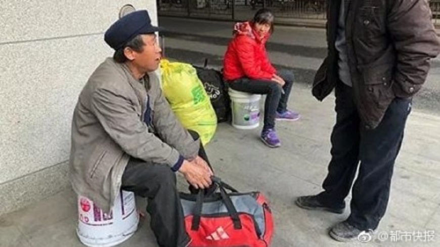 能坐又能裝行李　「塗料桶」變身陸春運神器
