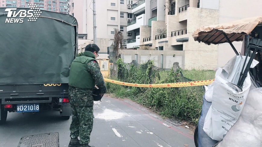 國小旁驚見國造煙霧彈 軍方帶回處理