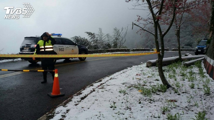 尖石宇老積雪3公分 部分道路封閉管制