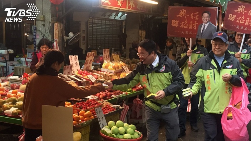 拚新北市長　民進黨立委走訪傳統市場