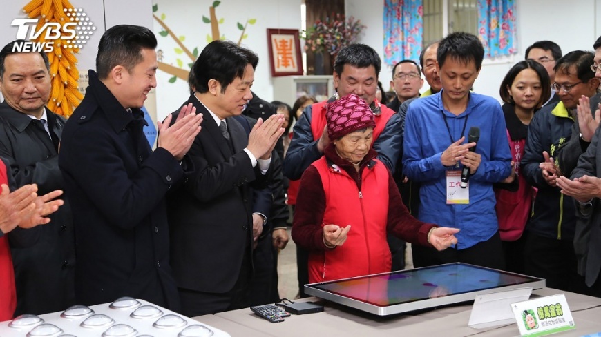 長照玩「科技遊戲」 賴清德肯定竹市新奇作法