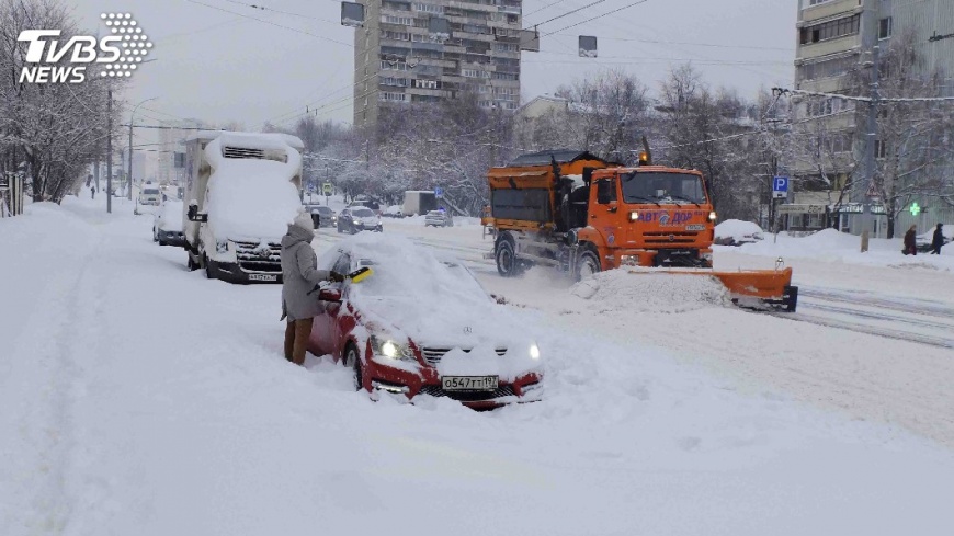 莫斯科出現破紀錄大雪　交通停擺多人傷