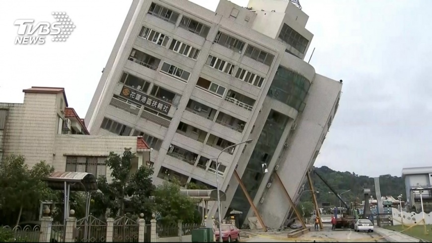 快訊/阿官火鍋沉陷地下 阿官餐飲捐100萬賑災