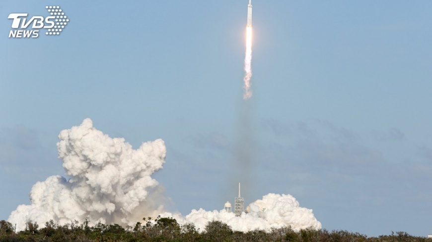 從外太空到地下列車　馬斯克追夢不停歇