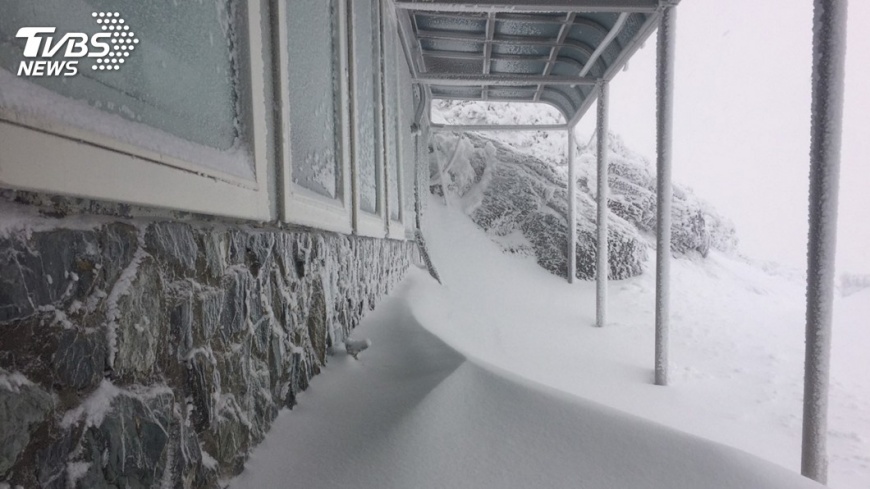 寒流減弱水氣足 玉山積雪16公分