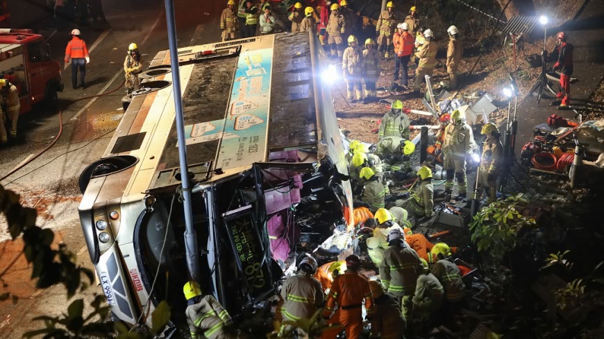 香港雙層巴士車禍19死 司機有肇事前科