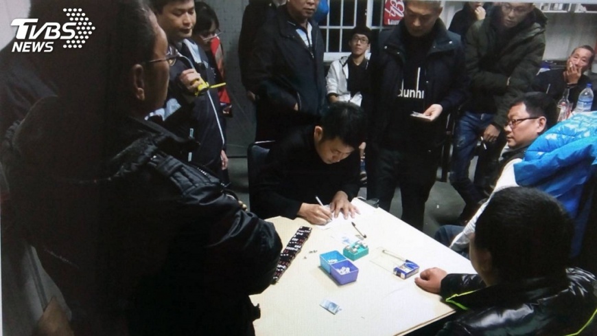 春節前聚賭　台南警方逮14名賭客