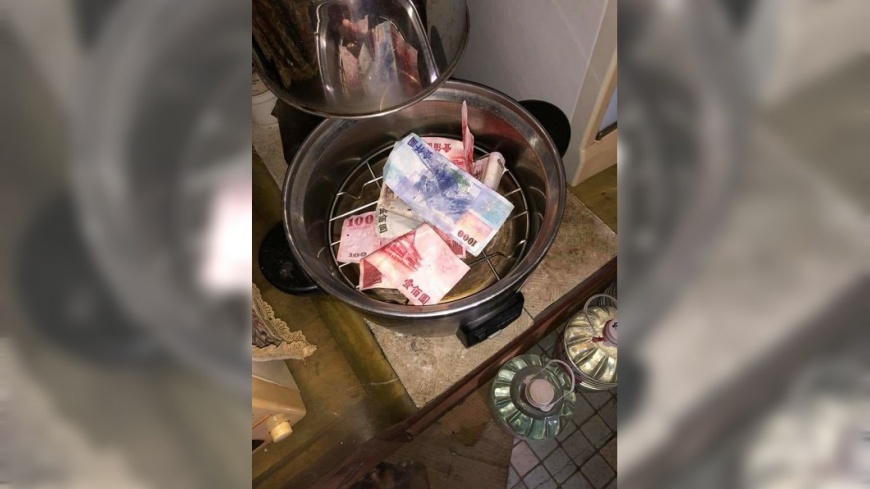藏私房錢在電鍋內?原來這是母親的「智慧」…
