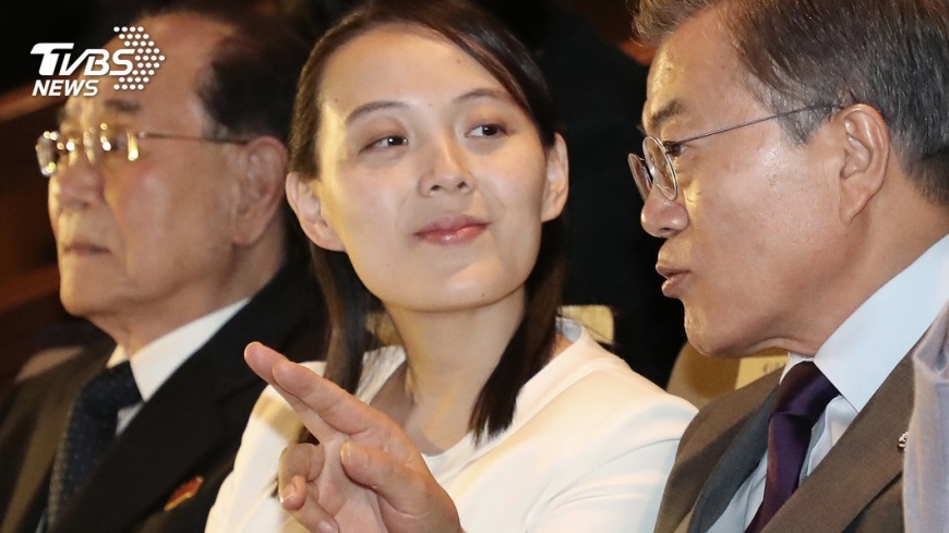 韓媒解讀「假笑背後」 金與正抬下巴現高傲