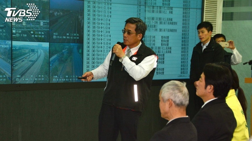 賴揆視察春節疏運　籲民眾掌握國道資訊