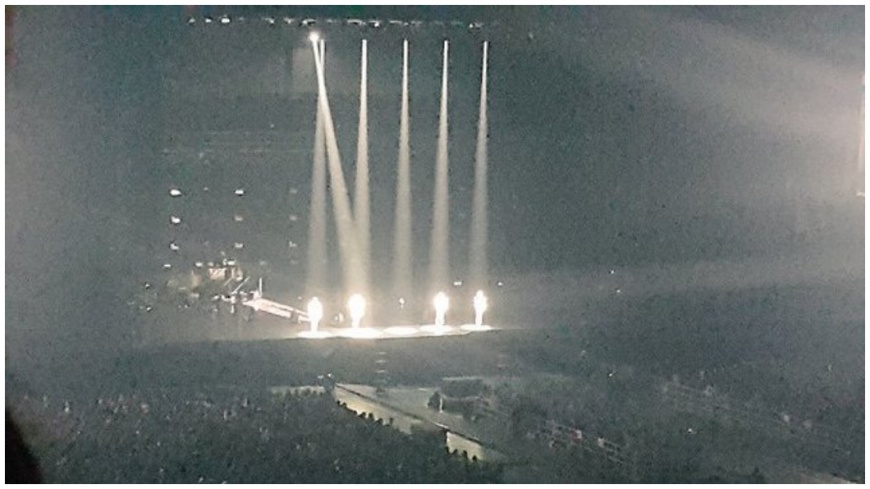 你的位子空了…SHINee開唱 聚光燈留給鐘鉉逼哭粉