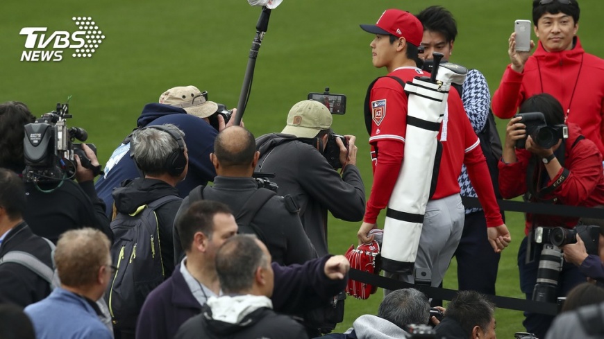 大谷翔平加入天使春訓 上百記者來看他