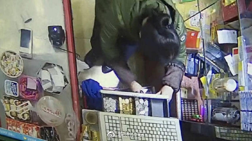 被夫嫌薪水少 超商女店員7年偷239萬買「2房1車」