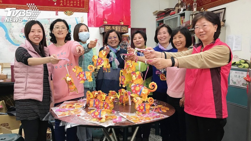 讓市民提燈慶元宵 中市議員自掏腰包發送