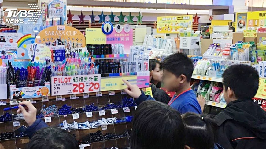 助弱勢童買文具 同濟會太子慈善協會送愛