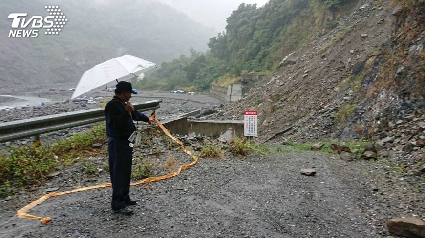 泡野湯 春節車隊擅闖金峰管制區