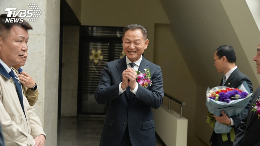 李翔宙卸任　林萬億：他今後耳根可清靜