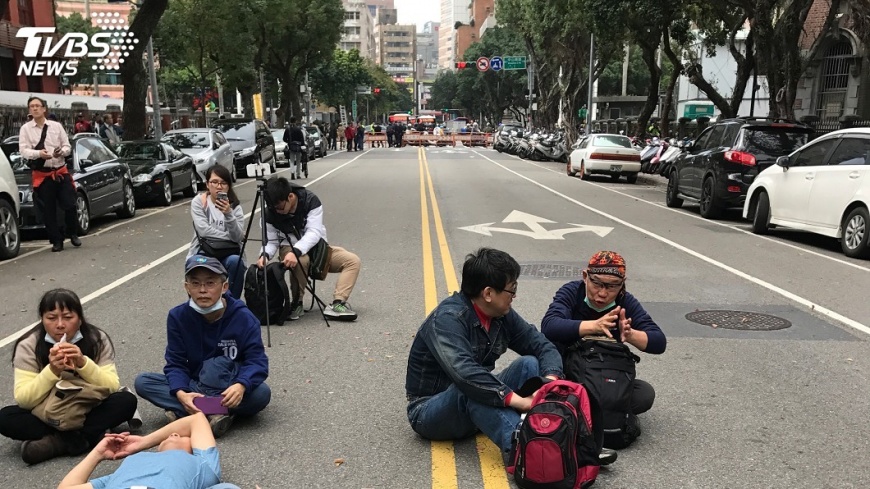 立院中午散會　退將：八百壯士持續抗爭