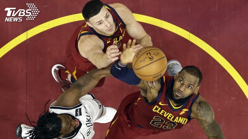 NBA史上最老! 詹皇首度整月平均大三元